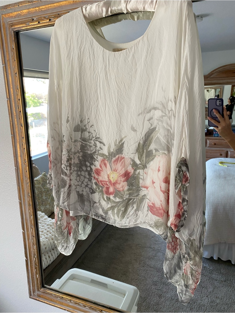 Women's Cream Floral Scoop Neck Blouse with Pink Accents (S) fits like an M
